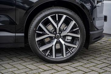 Volvo EX30 — photo 7