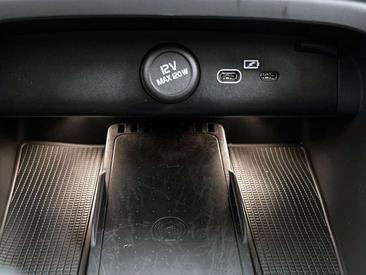 Volvo XC40 B4 — photo 35