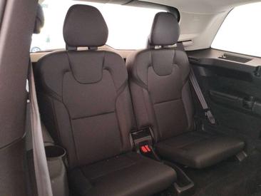 Volvo XC90 D5 AWD — photo 20