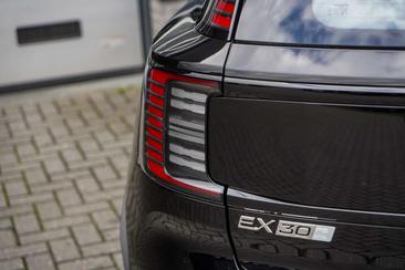 Volvo EX30 — photo 8