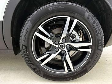 Volvo XC40 B4 — photo 36