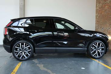 Volvo EX30 — photo 3