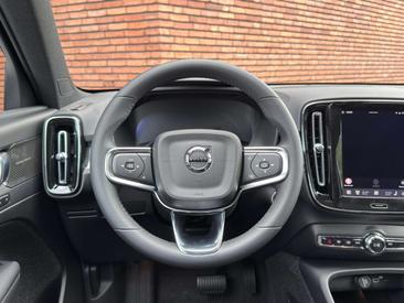 Volvo XC40 B4 — photo 4