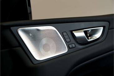 Volvo XC60 T8 Recharge AWD — photo 33