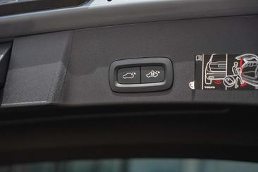 Volvo XC40 T4 Recharge — photo 11