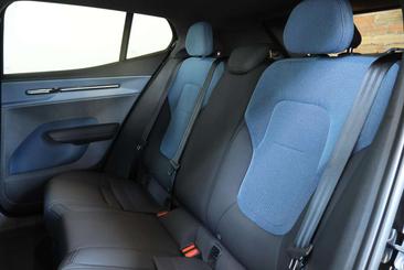 Volvo EX30 — photo 16