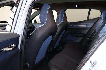 Volvo EX30 AWD — photo 12