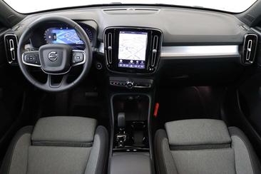 Volvo XC40 B4 — photo 3