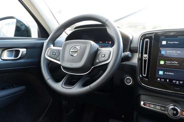 Volvo XC40 2.0 — photo 11