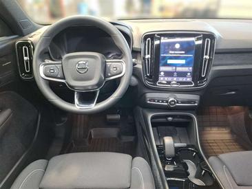 Volvo XC40 Recharge Single Motor Extended Range — photo 9