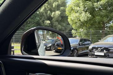 Volvo XC40 B4 — photo 17