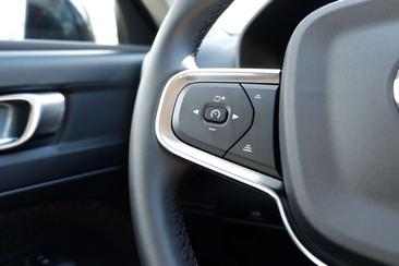 Volvo XC40 2.0 — photo 12