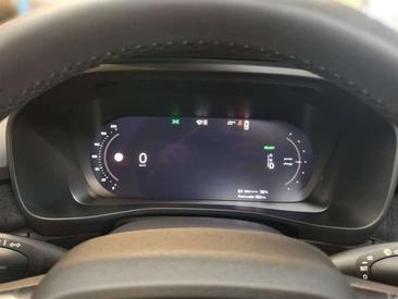 Volvo XC40 Recharge Single Motor Extended Range — photo 10