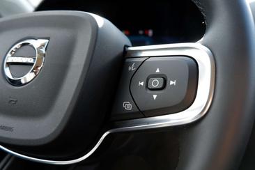 Volvo XC40 2.0 — photo 13