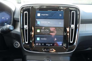 Volvo XC40 2.0 — photo 14