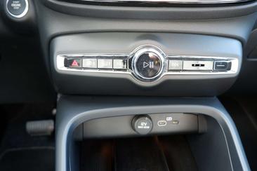 Volvo XC40 2.0 — photo 15