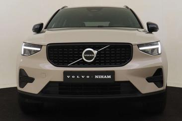 Volvo XC40 B4 — photo 8