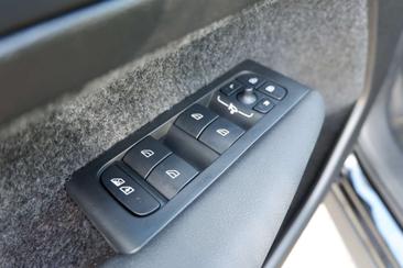 Volvo XC40 2.0 — photo 17