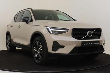 Volvo XC40 B4 — photo 10