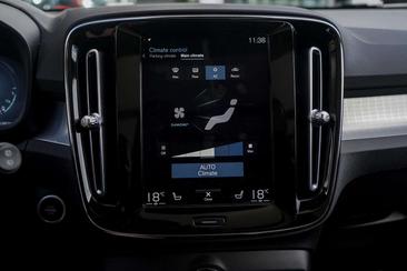 Volvo XC40 T4 Recharge — photo 23