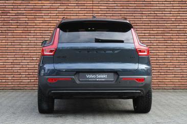 Volvo XC40 B4 — photo 22
