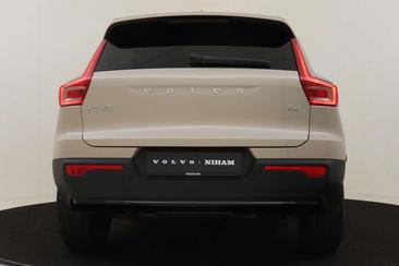 Volvo XC40 B4 — photo 14