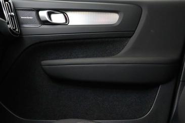 Volvo XC40 B4 — photo 15