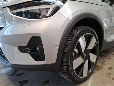Volvo XC40 Recharge Single Motor Extended Range — photo 23