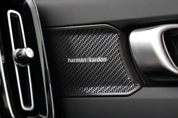 Volvo XC40 B4 — photo 17