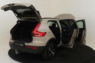 Volvo XC40 B4 — photo 18