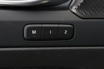 Volvo XC40 B4 — photo 23