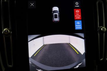 Volvo XC40 B4 — photo 28
