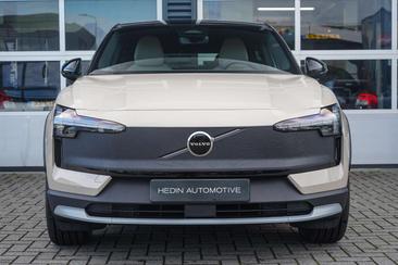 Volvo EX30 — photo 2