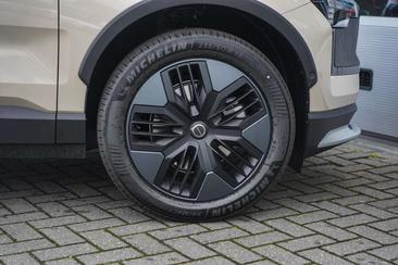 Volvo EX30 — photo 7