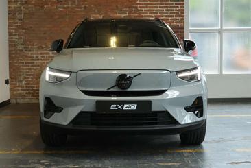 Volvo EX40 Single Motor Extended Range — photo 4