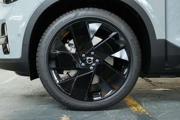 Volvo EX40 Single Motor Extended Range — photo 7