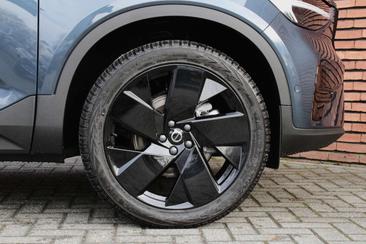 Volvo XC40 B4 — photo 7