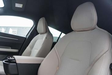 Volvo EX30 — photo 16