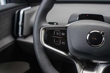 Volvo EX30 — photo 17