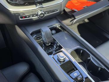 Volvo XC60 T8 Recharge AWD — photo 35