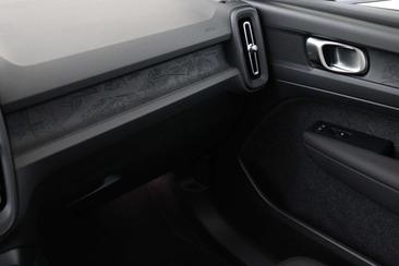 Volvo EX40 Single Motor — photo 17