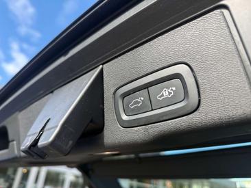 Volvo XC60 B4 D AWD — photo 16