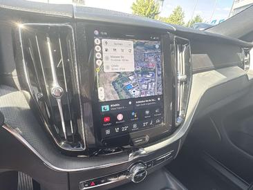 Volvo XC60 B5 AWD — photo 8