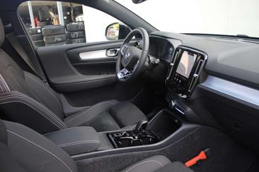 Volvo XC40 B4 — photo 3