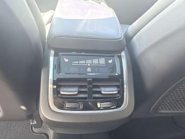 Volvo XC60 B5 AWD — photo 22