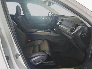 Volvo XC60 B5 — photo 8