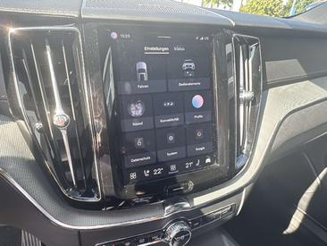 Volvo XC60 B5 AWD — photo 25