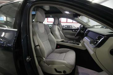 Volvo XC60 B5 — photo 17