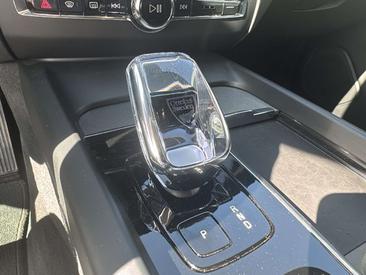 Volvo XC60 B5 AWD — photo 27