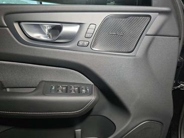 Volvo XC60 B4 D AWD — photo 19